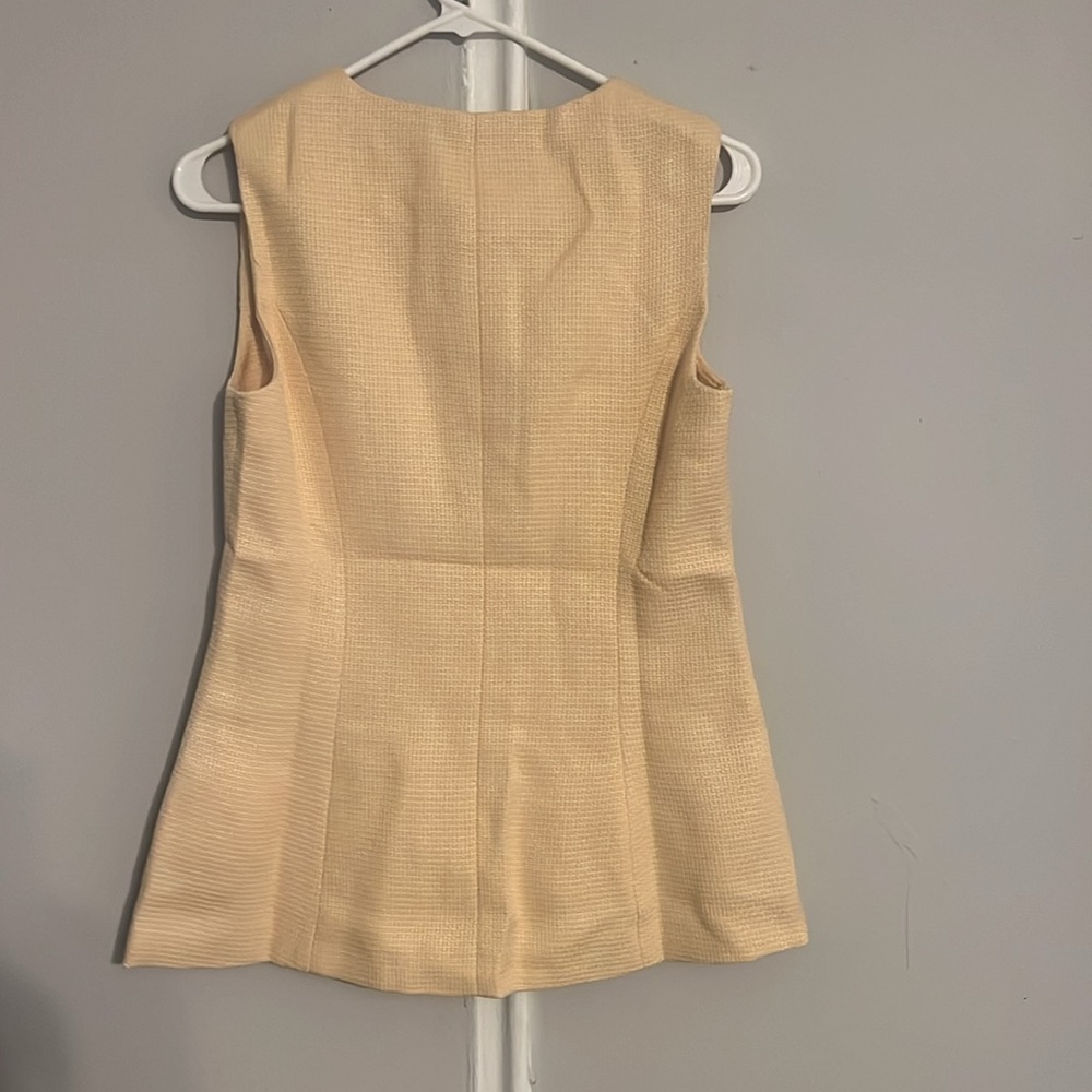 NWT Sleeveless vest - Picture 3 of 3